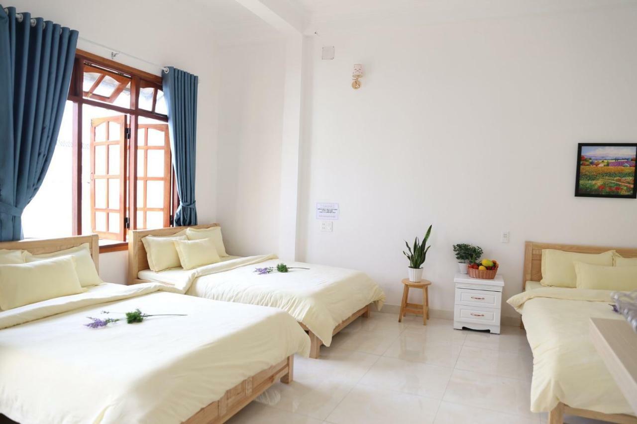 Strawberry Hotel Dalat Exterior foto